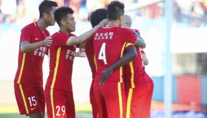  VAR争议判罚引众怒，英超裁判组遭抨击  