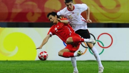  罗马队长染红离场，十人应战憾负对手  